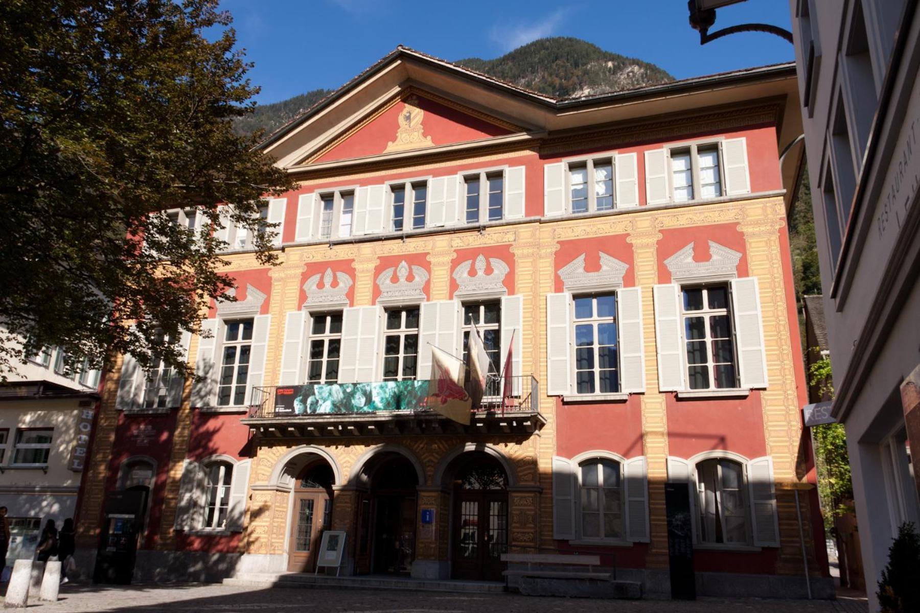 Hotel Restaurant Goldener Schluessel Altdorf Exterior photo